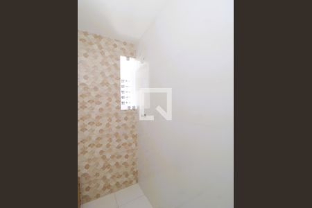 Banheiro de apartamento para alugar com 1 quarto, 37m² em Vila Mazzei, São Paulo