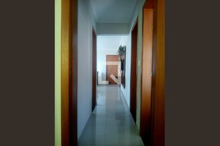 Sala de apartamento à venda com 3 quartos, 75m² em Cabral, Contagem