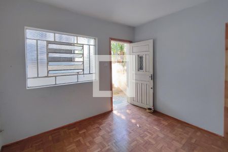 Casa à venda com 340m², 5 quartos e 3 vagas Casa à venda com 340m², 5 quartos e 3 vagasEdícula - Sala