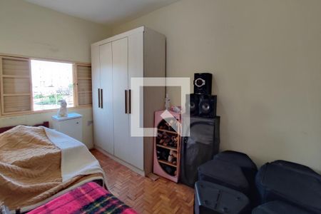 Casa à venda com 340m², 5 quartos e 3 vagas Casa à venda com 340m², 5 quartos e 3 vagasQuarto 3