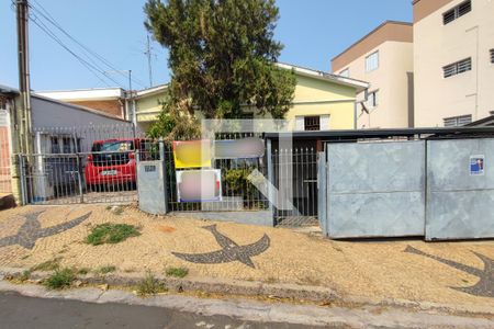 Casa à venda com 340m², 5 quartos e 3 vagas Casa à venda com 340m², 5 quartos e 3 vagasFachada