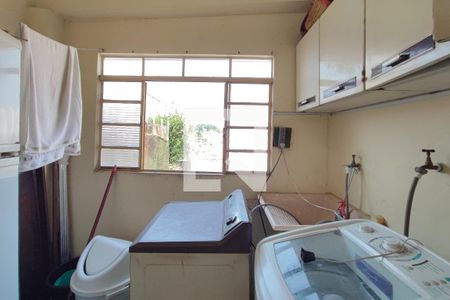 Casa à venda com 340m², 5 quartos e 3 vagas Casa à venda com 340m², 5 quartos e 3 vagasÁrea de Serviço