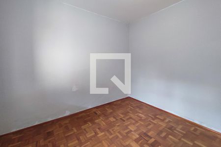 Casa à venda com 340m², 5 quartos e 3 vagas Casa à venda com 340m², 5 quartos e 3 vagasEdícula - Quarto