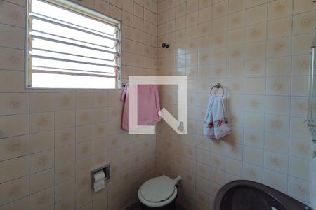 Casa à venda com 340m², 5 quartos e 3 vagas Casa à venda com 340m², 5 quartos e 3 vagasBanheiro