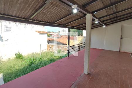 Casa à venda com 340m², 5 quartos e 3 vagas Casa à venda com 340m², 5 quartos e 3 vagasQuintal