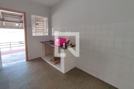 Casa à venda com 340m², 5 quartos e 3 vagas Casa à venda com 340m², 5 quartos e 3 vagasEdícula - Cozinha