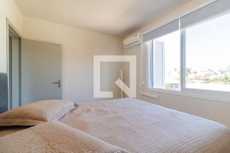 Quarto 1 de apartamento à venda com 2 quartos, 70m² em Santana, Porto Alegre