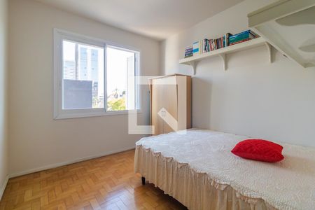 Quarto 2 de apartamento à venda com 2 quartos, 70m² em Santana, Porto Alegre