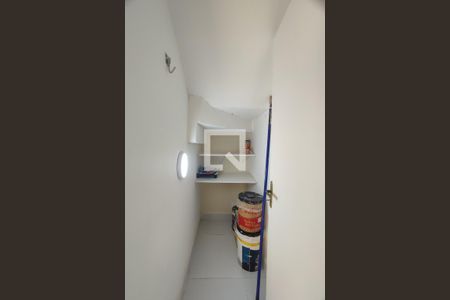 Casa de condomínio à venda com 100m², 3 quartos e 2 vagas Casa de condomínio à venda com 100m², 3 quartos e 2 vagas1º Pav - Dispensa