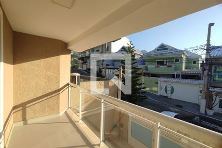 Casa de condomínio à venda com 100m², 3 quartos e 2 vagas Casa de condomínio à venda com 100m², 3 quartos e 2 vagas2º Pav - Varanda da Suite 1