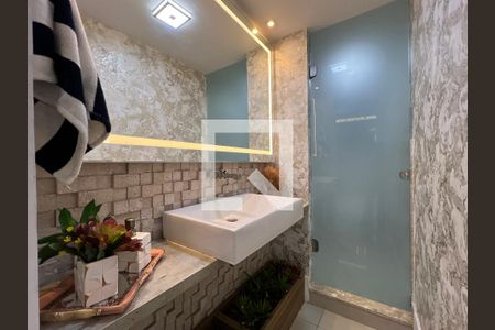 Lavabo de apartamento à venda com 4 quartos, 180m² em Icaraí, Niterói