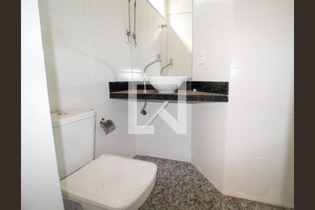 Banheiro Quarto 1 de apartamento para alugar com 3 quartos, 80m² em Floresta, Belo Horizonte