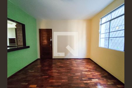 Sala de apartamento para alugar com 3 quartos, 80m² em Floresta, Belo Horizonte