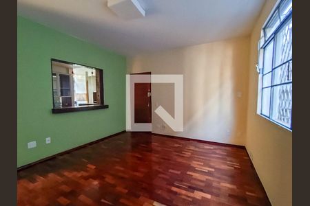 Sala de apartamento para alugar com 3 quartos, 80m² em Floresta, Belo Horizonte