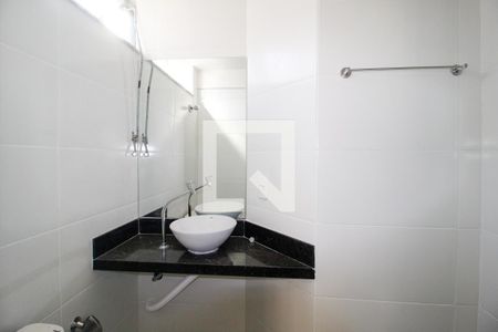 Banheiro Quarto 1 de apartamento para alugar com 3 quartos, 80m² em Floresta, Belo Horizonte