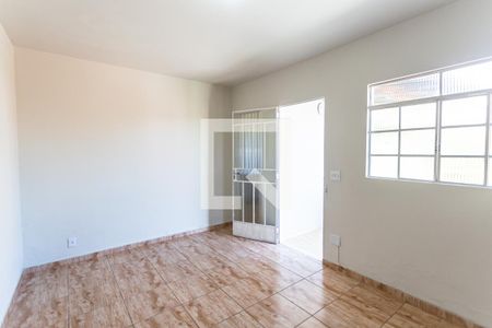 Sala de kitnet/studio para alugar com 2 quartos, 60m² em Santa Efigênia, Belo Horizonte