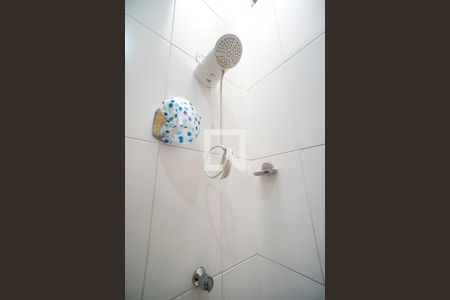 Casa de condomínio à venda com 68m², 3 quartos e 1 vaga Casa de condomínio à venda com 68m², 3 quartos e 1 vagaChuveiro