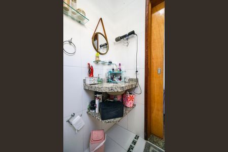 Casa de condomínio à venda com 68m², 3 quartos e 1 vaga Casa de condomínio à venda com 68m², 3 quartos e 1 vagaBanheiro da suíte