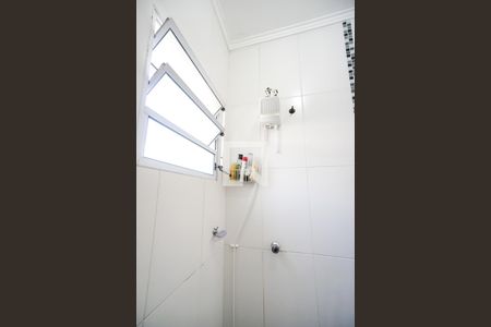 Casa de condomínio à venda com 68m², 3 quartos e 1 vaga Casa de condomínio à venda com 68m², 3 quartos e 1 vagaChuveiro