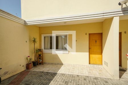 Casa de condomínio à venda com 68m², 3 quartos e 1 vaga Casa de condomínio à venda com 68m², 3 quartos e 1 vagaFachada