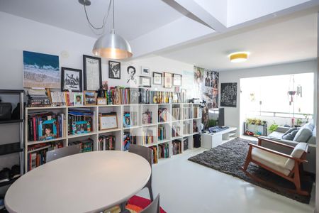 Sala de apartamento à venda com 4 quartos, 122m² em Vila Gumercindo, São Paulo