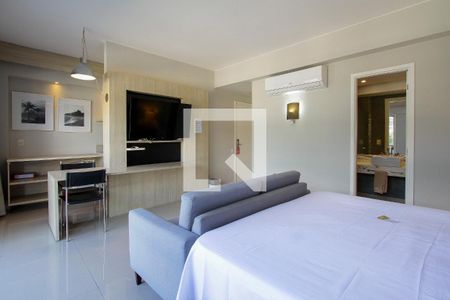 Quarto sala de kitnet/studio para alugar com 1 quarto, 45m² em Barra da Tijuca, Rio de Janeiro