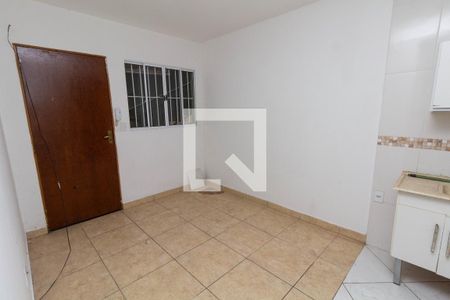 Sala e Cozinha de apartamento para alugar com 2 quartos, 42m² em Parque Cisper, São Paulo