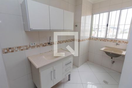 Cozinha e Área de Serviço de apartamento para alugar com 2 quartos, 42m² em Parque Cisper, São Paulo