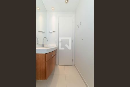 Lavabo de apartamento à venda com 3 quartos, 256m² em Vila Gumercindo, São Paulo