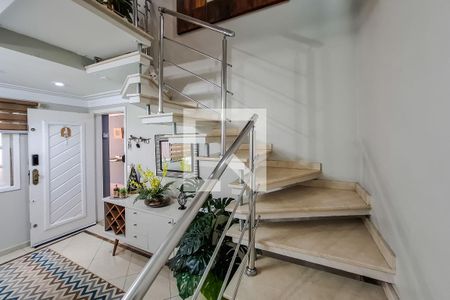 sala entrada escada de casa à venda com 4 quartos, 246m² em Ipiranga, São Paulo