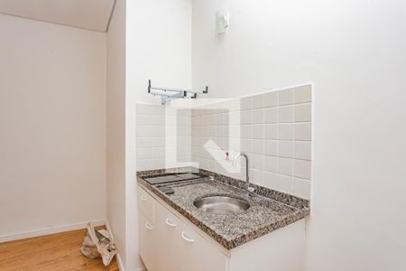 Cozinha de kitnet/studio para alugar com 1 quarto, 18m² em Liberdade, São Paulo