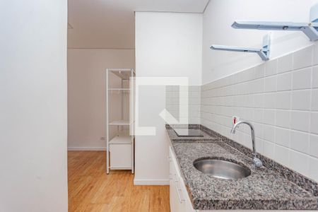 Cozinha de kitnet/studio para alugar com 1 quarto, 17m² em Liberdade, São Paulo