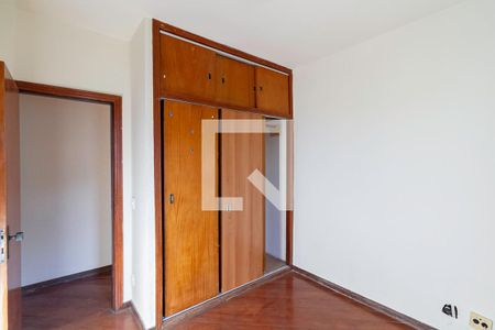 Quarto 1 de apartamento para alugar com 3 quartos, 85m² em Itapoã, Belo Horizonte