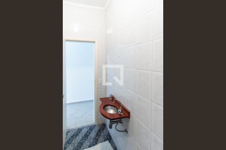 Lavabo   de casa para alugar com 3 quartos, 137m² em Vila Irmãos Arnoni, São Paulo