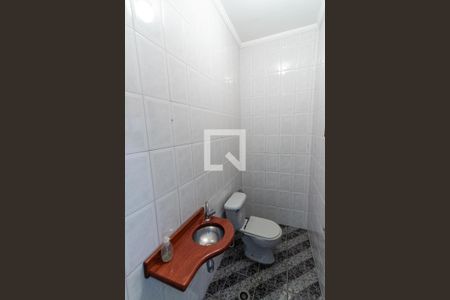 Lavabo   de casa para alugar com 3 quartos, 137m² em Vila Irmãos Arnoni, São Paulo