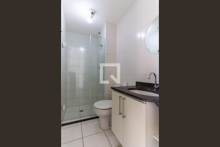 Banheiro de apartamento para alugar com 1 quarto, 31m² em Água Branca, São Paulo