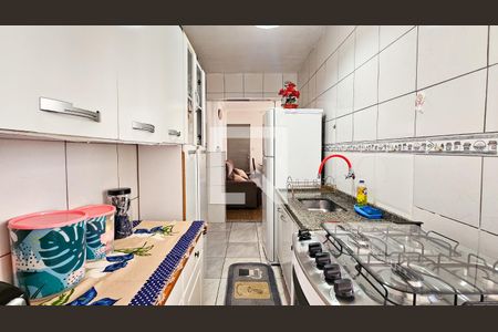 Cozinha de apartamento à venda com 2 quartos, 52m² em Jardim Cristal, São Paulo