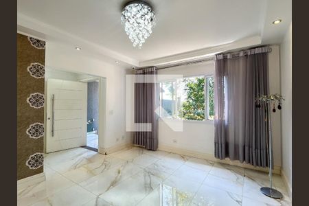 Sala de estar de casa à venda com 3 quartos, 350m² em Vila Pereira Barreto, São Paulo