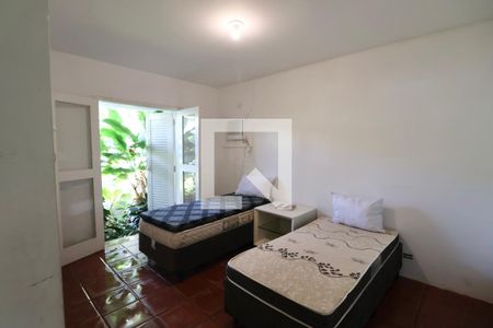 Quarto Suíte de casa para alugar com 4 quartos, 350m² em Jardim Acapulco, Guarujá