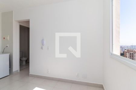 Sala/Cozinha de apartamento para alugar com 2 quartos, 32m² em Fazenda Aricanduva, São Paulo