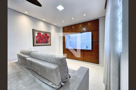 Sala de casa à venda com 4 quartos, 140m² em Padre Eustáquio, Belo Horizonte