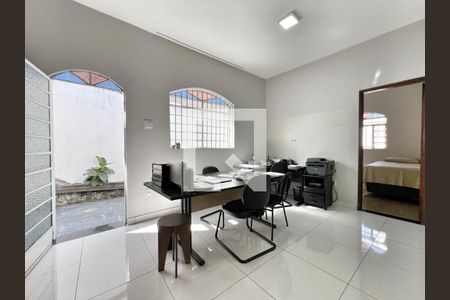 Escritório de casa à venda com 4 quartos, 140m² em Padre Eustáquio, Belo Horizonte