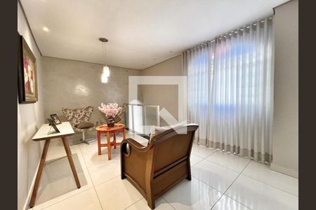 Sala de casa à venda com 4 quartos, 140m² em Padre Eustáquio, Belo Horizonte