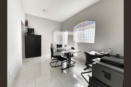 Escritório de casa para alugar com 4 quartos, 140m² em Padre Eustáquio, Belo Horizonte