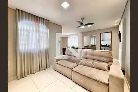 Sala de casa para alugar com 4 quartos, 140m² em Padre Eustáquio, Belo Horizonte