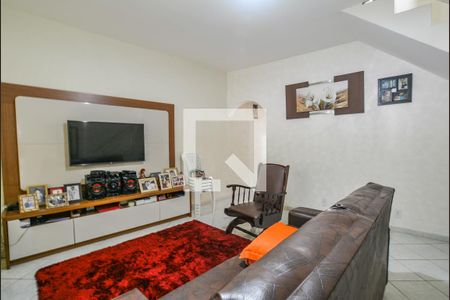 Sala de casa para alugar com 3 quartos, 192m² em Jardim Silvana, Santo André