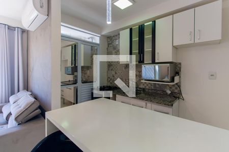 Cozinha de kitnet/studio para alugar com 1 quarto, 29m² em Parque Independência, São Paulo