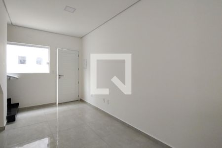 Sala de casa de condomínio para alugar com 2 quartos, 70m² em Tupiry, Praia Grande