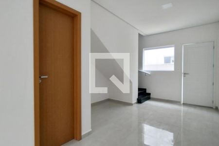 Sala de casa de condomínio para alugar com 2 quartos, 70m² em Tupiry, Praia Grande