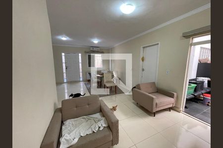 Sala de casa à venda com 3 quartos, 170m² em Jardim Jussara, São Paulo